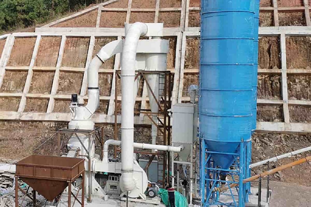 雷蒙磨粉機(jī)加工鈦鐵礦-鈦鐵礦磨粉機(jī)