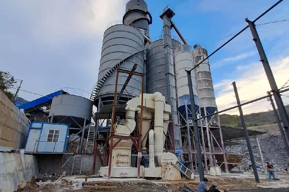 雷蒙磨粉機(jī)加工芒硝-芒硝磨粉機(jī)